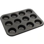 Moule à Muffins Noir en Acier Inoxydable – 25,5cm x 19,5cm x 2,5cm – Jusqu’à 230°C 🍰