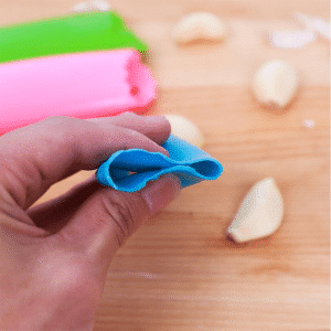 Éplucheur d’Ail en Silicone 11,5 cm x 5 cm – Accessoire Cuisine Pratique & Facile à Utiliser 🍴