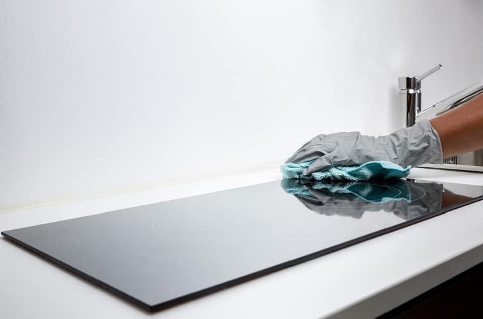 Conseils pour un nettoyage efficace de votre plaque vitrocéramique