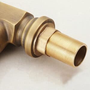 Robinet mitigeur, finition bronze brossé, design ancien pour la cuisine
